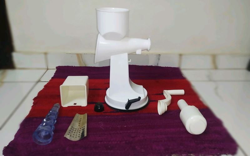 Fruit Juicer 🧃 With Box.
