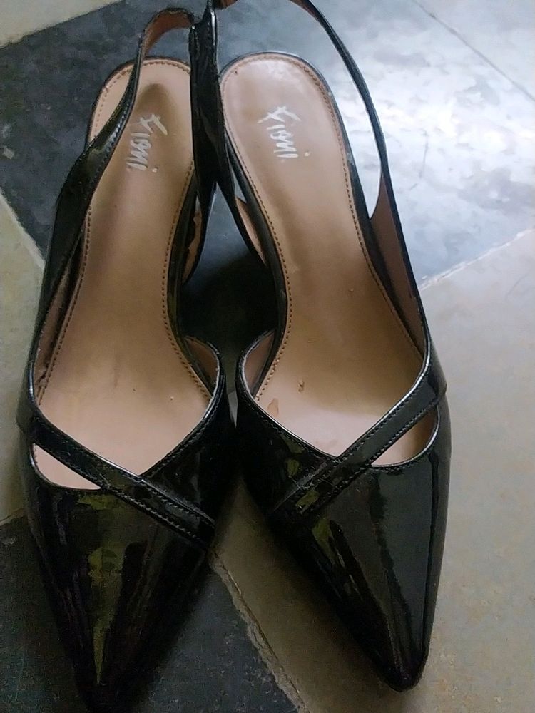 Price Drop Fiomi High Heels Shoe Cun Sandal