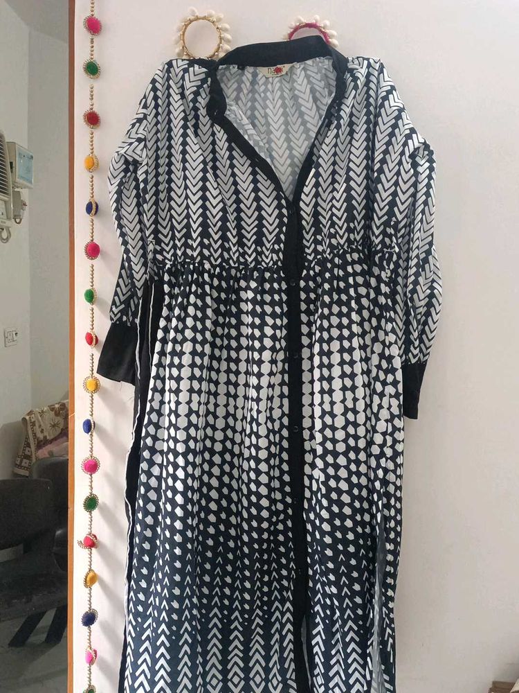 Chic Black &amp; White Dress