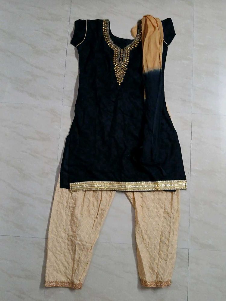 Women&#39;s Kurtha set