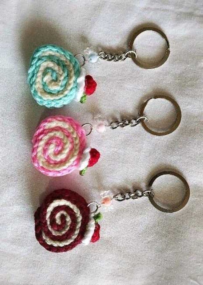 Crochet Swiss roll Keychain 🍥