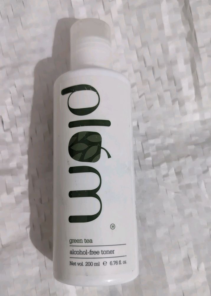 Plum green tea toner