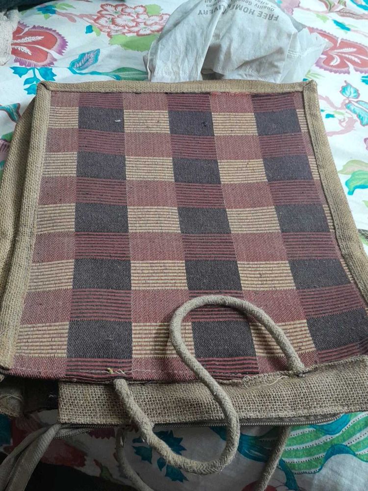 Sturdy Large Size Jute BagFor Every Day Everywhere