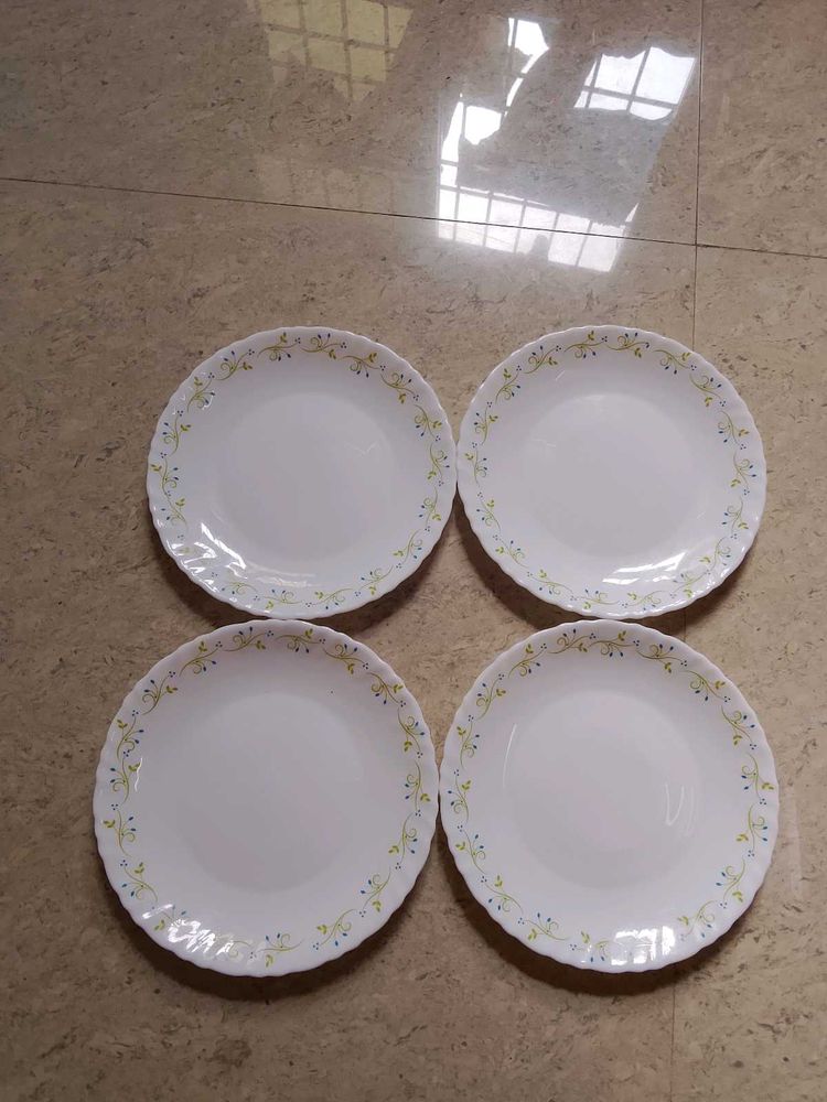Set of 4 Vintage Floral Plates
