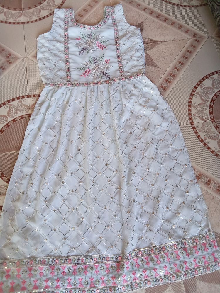 Nayra Set Embroidered  Dress