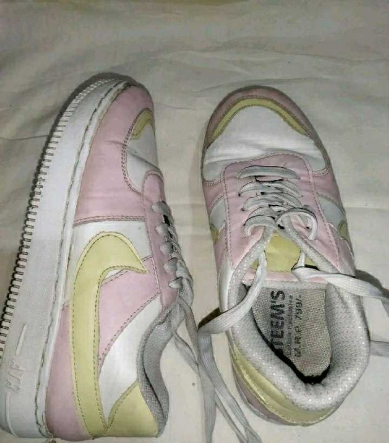 Women&#39;s Sneakers