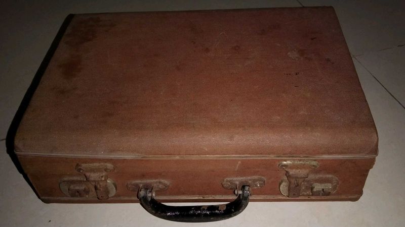 Vintage Suitcase | Old Condition |