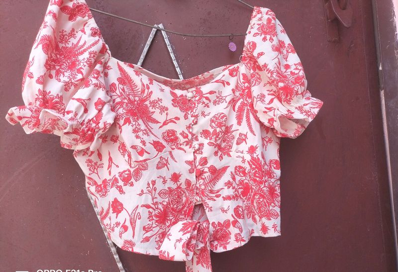 White 🤍 crop  Top With Red Flower Print 🍒