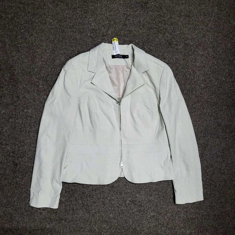 Aryoga beige zip jacket