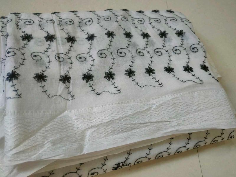 Thread Work Saree🖤