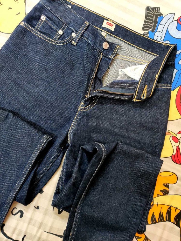 Unisex Levi&#39;s Dark Wash Jeans 👖🤩