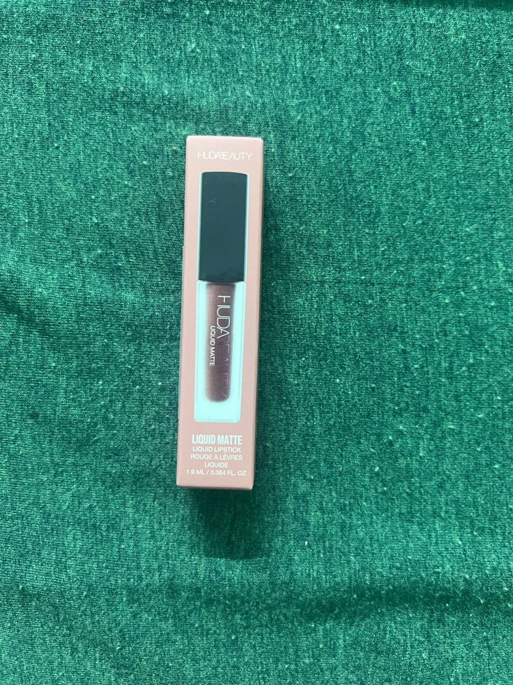 🥳SALE🥳 Huda Beauty Lipstick “Trendsetter”