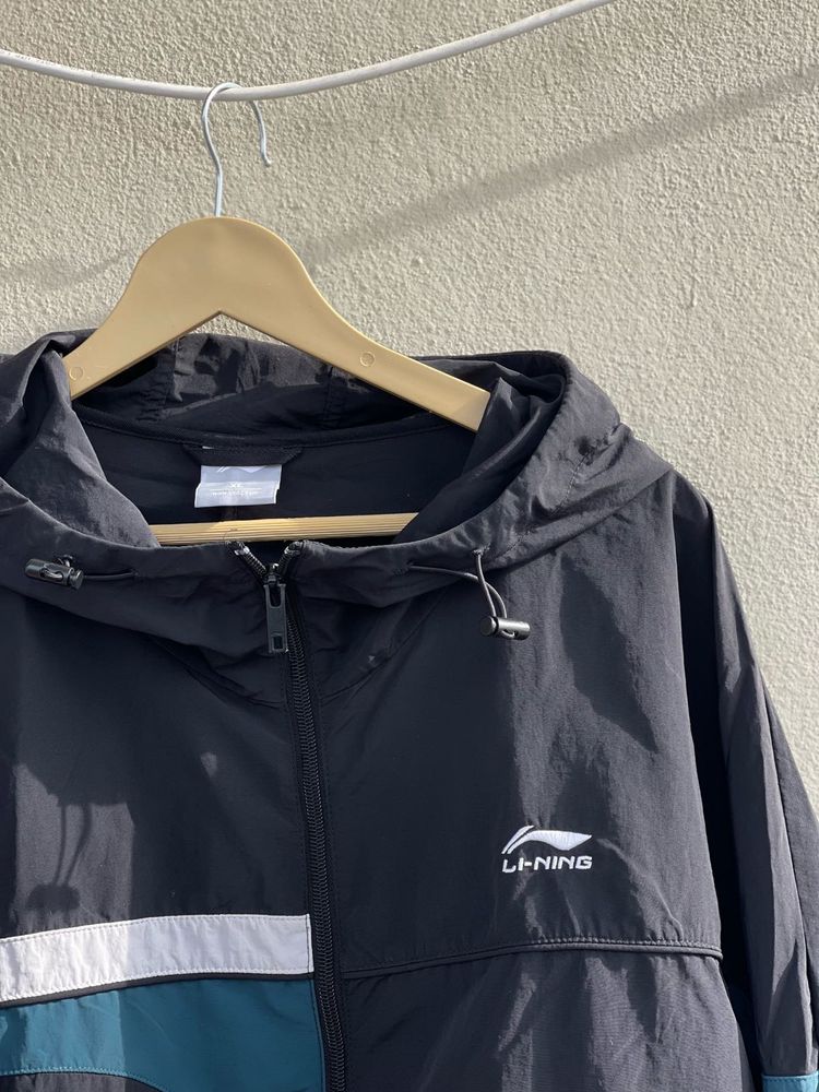 Li-Ning Windbreaker Jacket
