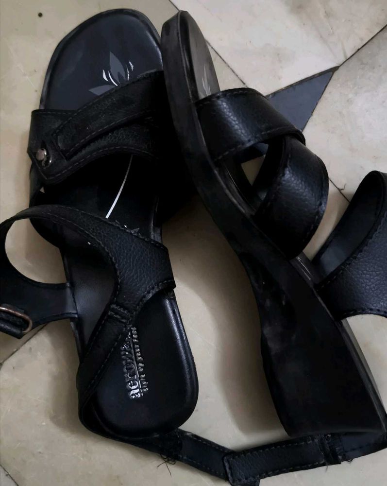 Black Aeropostale Sandals