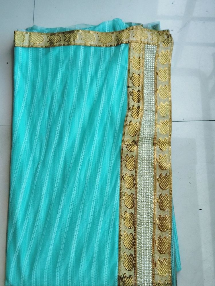 Festive Saree In Cyon Colour