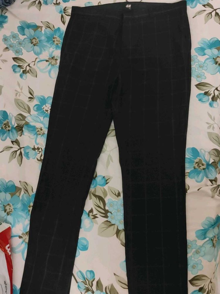 H&amp;M Black Checkered Pants