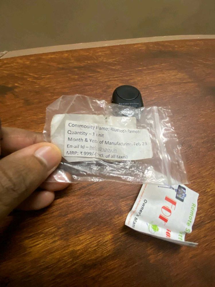 Bluetooth Remote Shutter For Phone To Click Photos