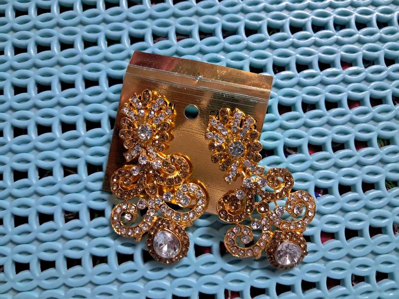 Elegant Gold-Tone Dangle Earrings