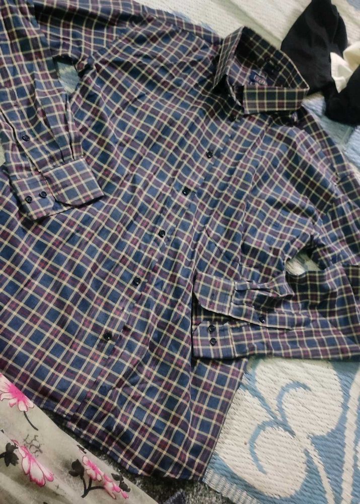 Classic Plaid Men&#39;s Casual Shirt