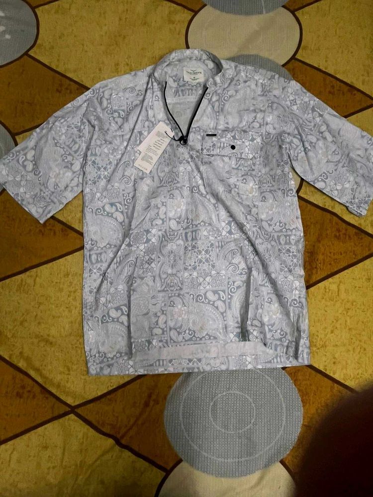 Patterned Men&#39;s Shirt