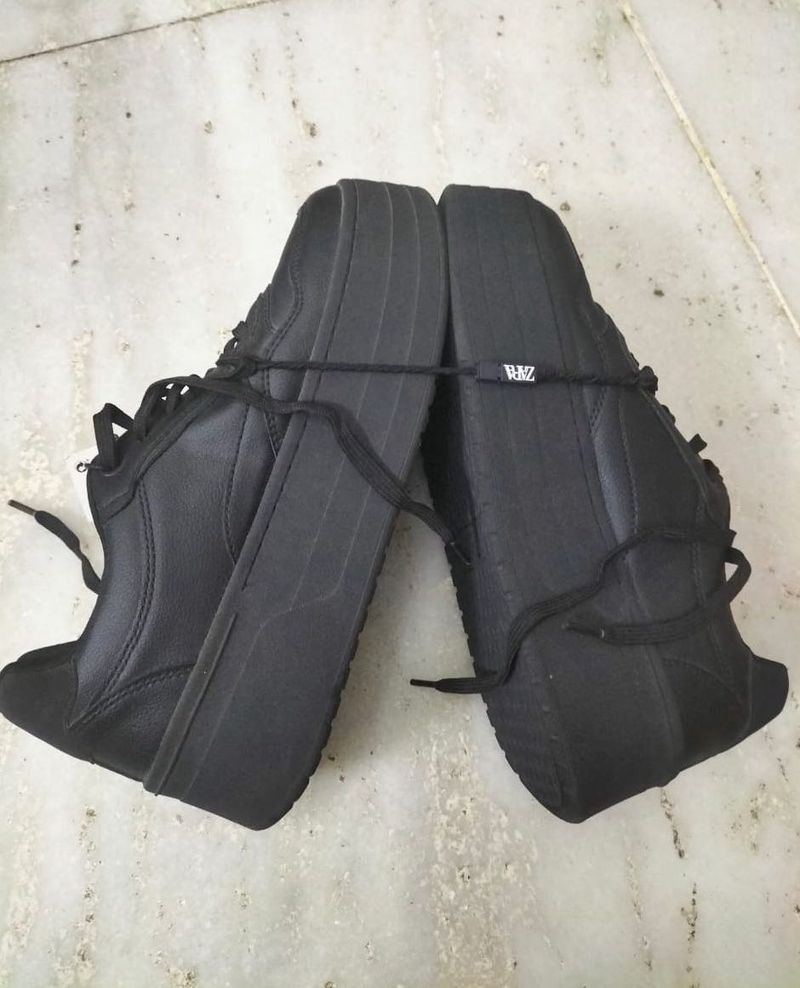Zara Black Platform Sneakers brand new tag