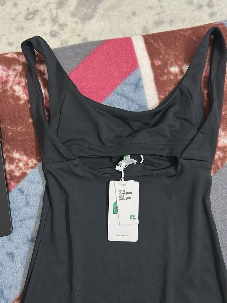 Sleek Black Midi Bodycon Dress