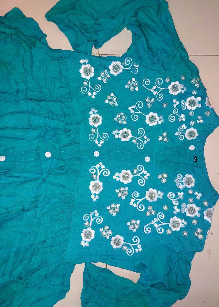Floral Embroidered Kurta