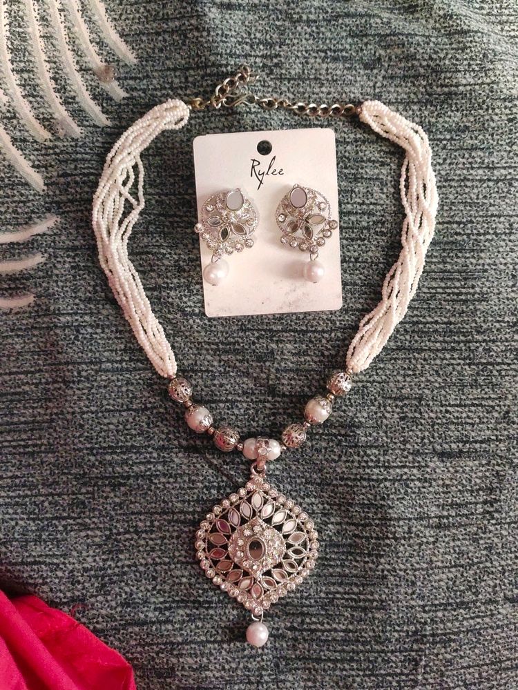 Silver White Necklace Set