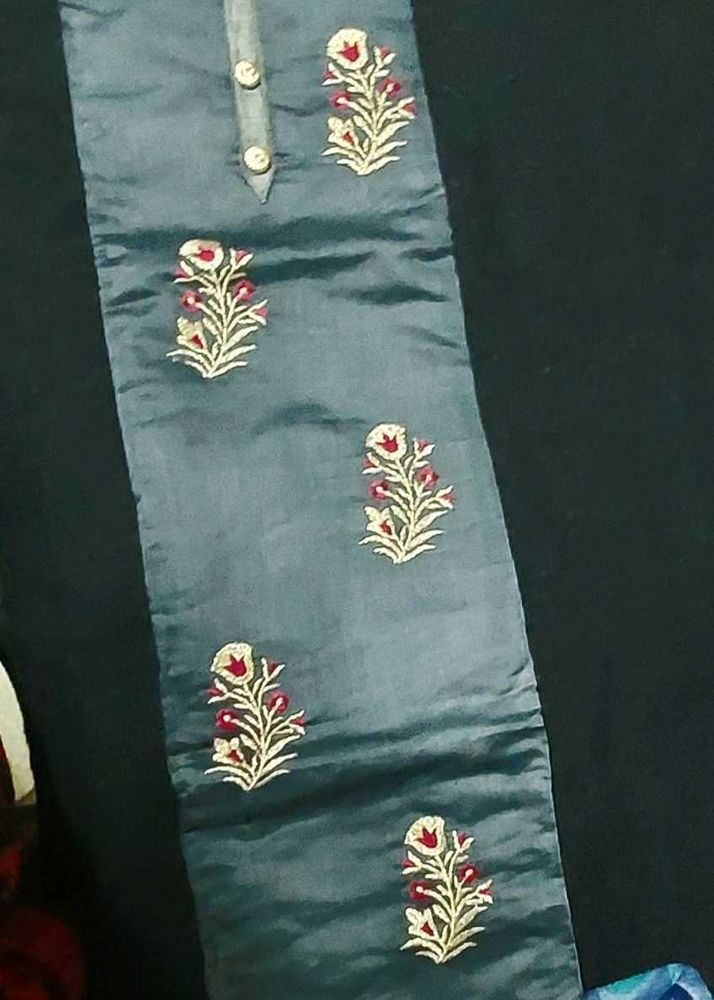 Embroidered Kurti Top With Dupatta