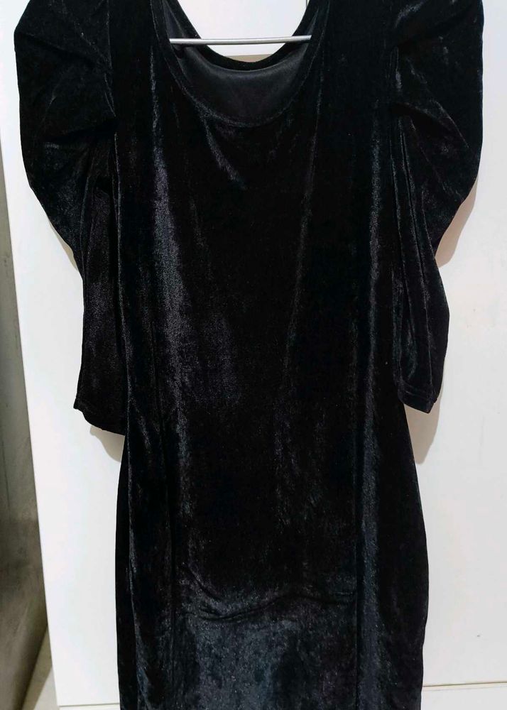 Black Velvet Finish Puff Sleeves Bodycon Dress
