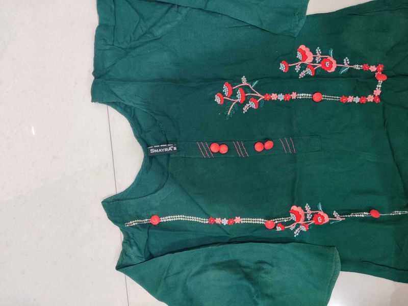 Green Embroidered Kurta