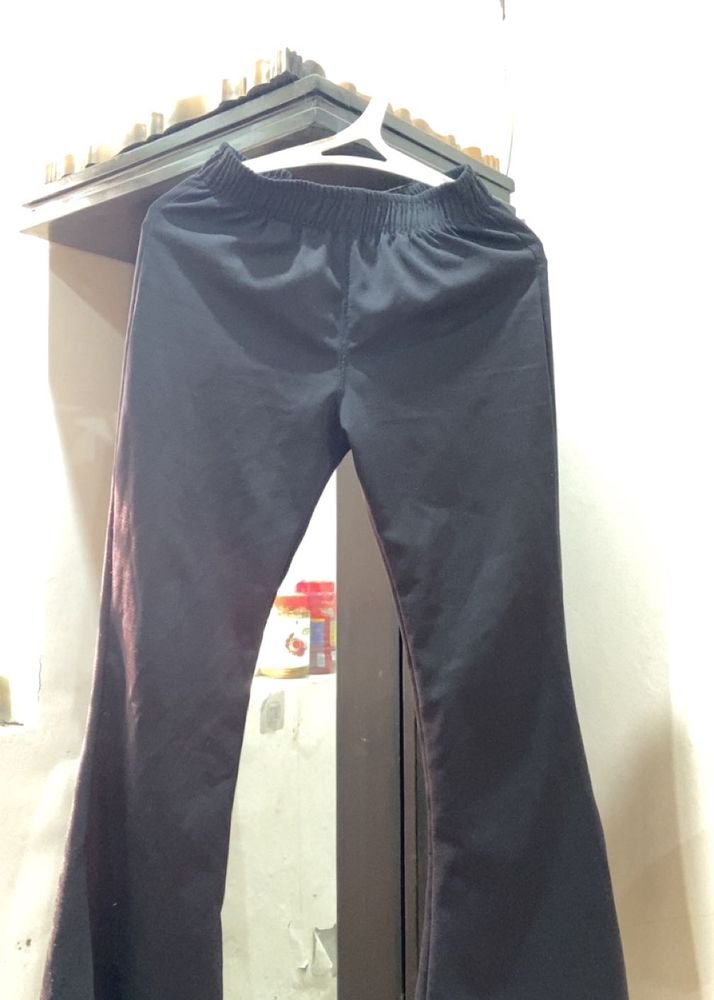 BLACK FLARED PANT