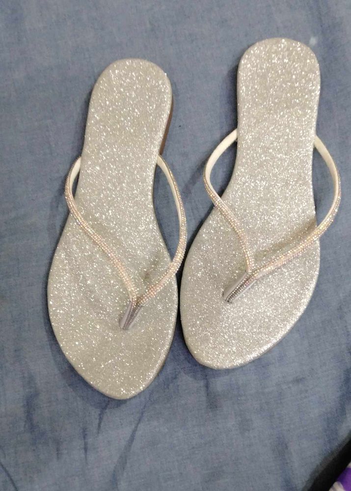 Pinterestey Glitterey New Slipper 🌸