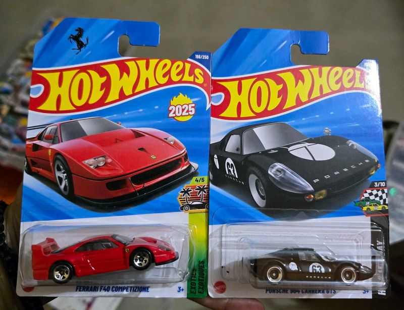 Hot Wheels Ferrari F40 &amp; Porsche 904 Carrera GTS