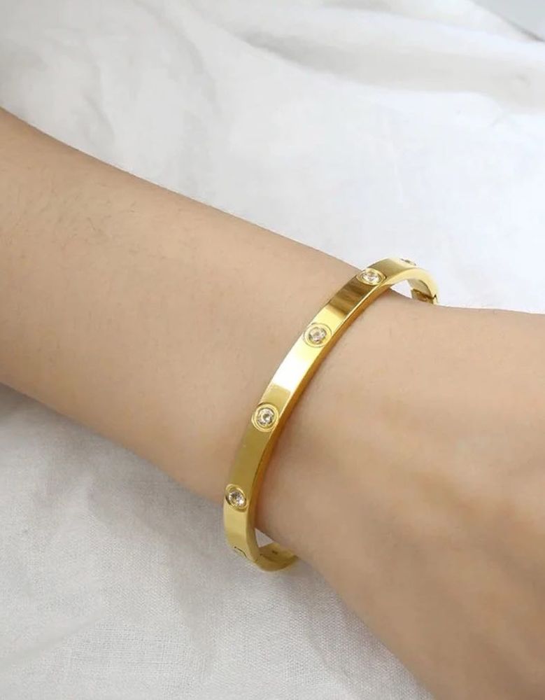 Gold - Plated Love AD Bracelet🎀