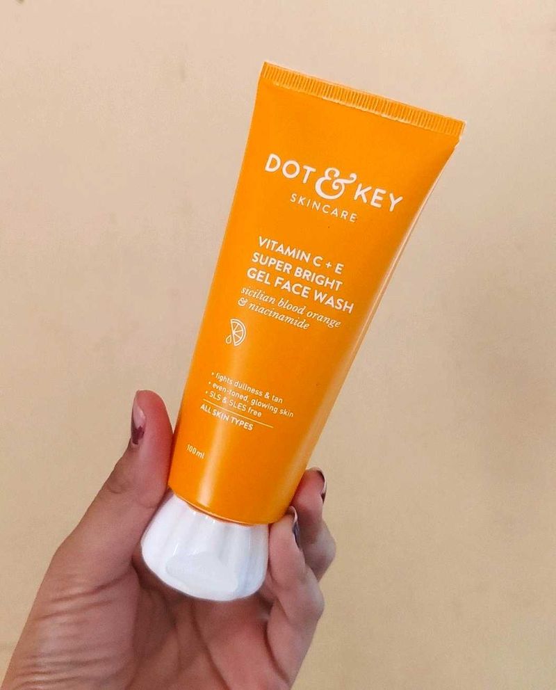 Dot &amp; Key Face Wash