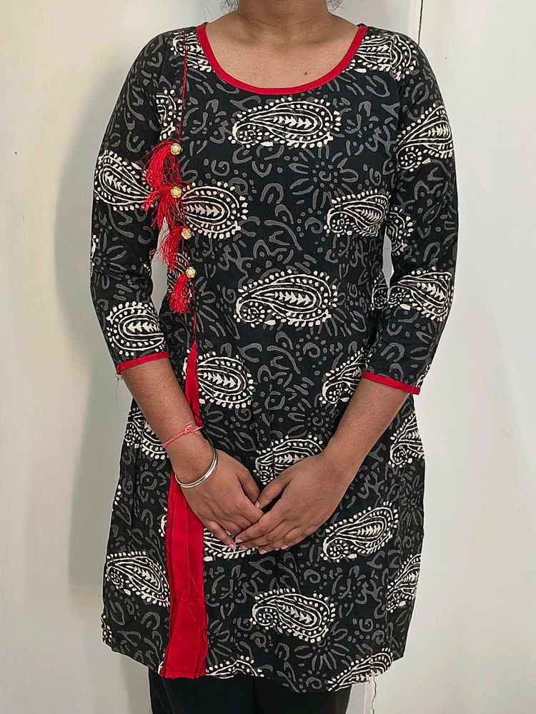 Black &amp; White Paisley Kurti