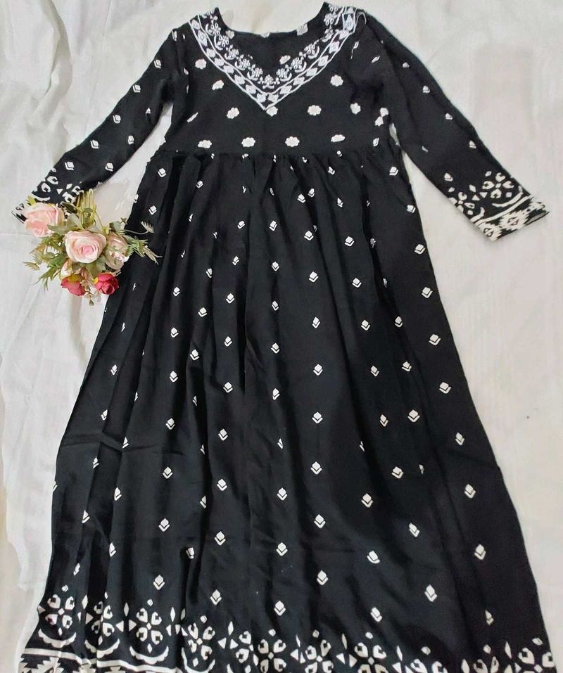 Elegant Black &amp; White Dress