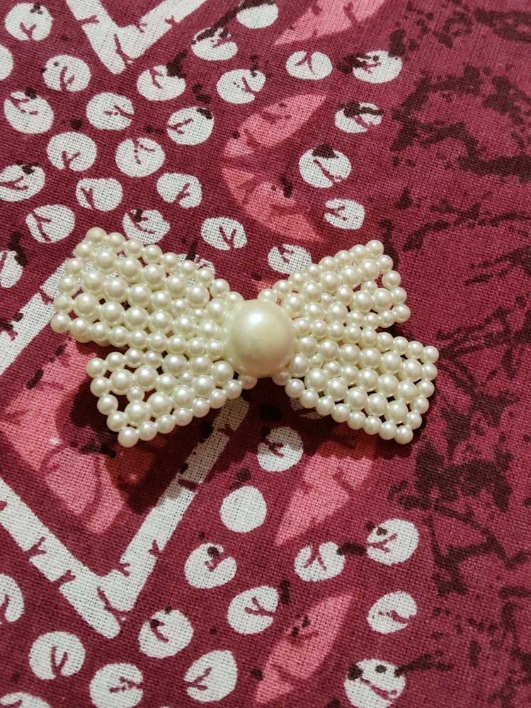 Pearl Bow Hair Clip
