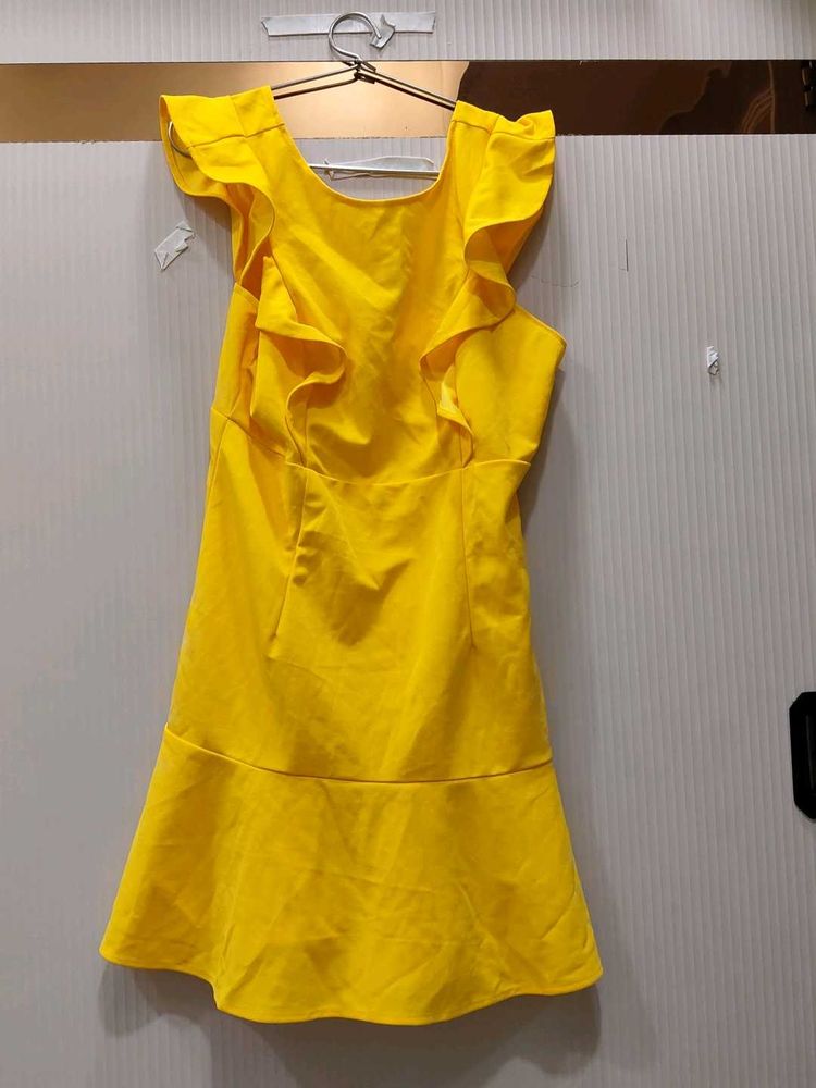 Chic Yellow Ruffled Dress
