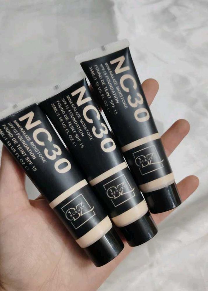 1pc NC30 Mineralize Moisture Foundation