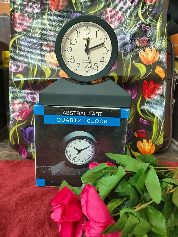 Quartz Abstract Art Clock