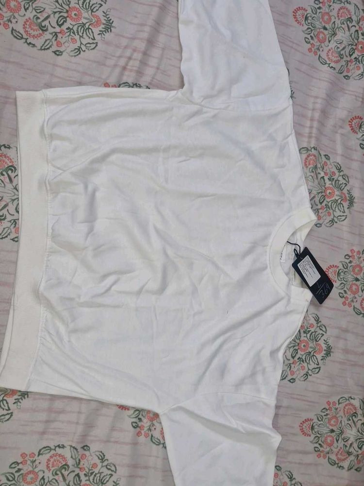 Stylish White Pullover Sweatshirt