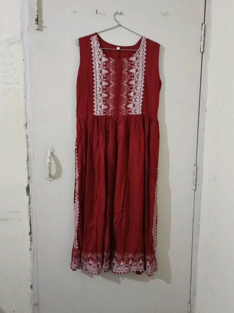 Beautiful Maroom And White Print Kurti Unused