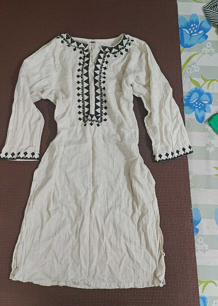 Embroidered White Kurta