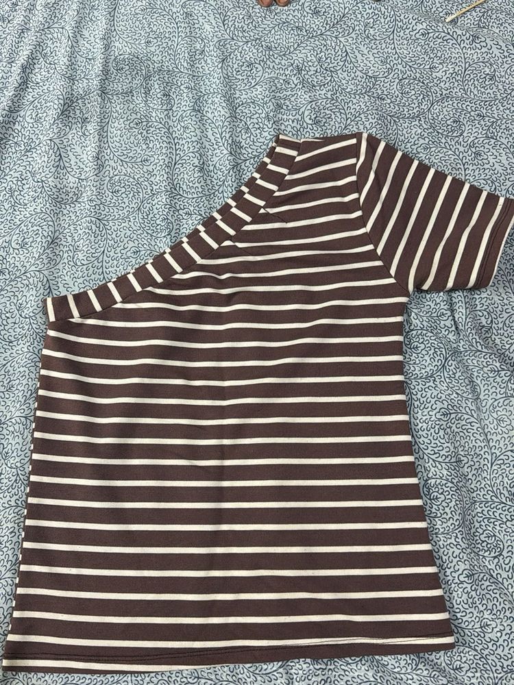 Striped One-Shoulder Tee