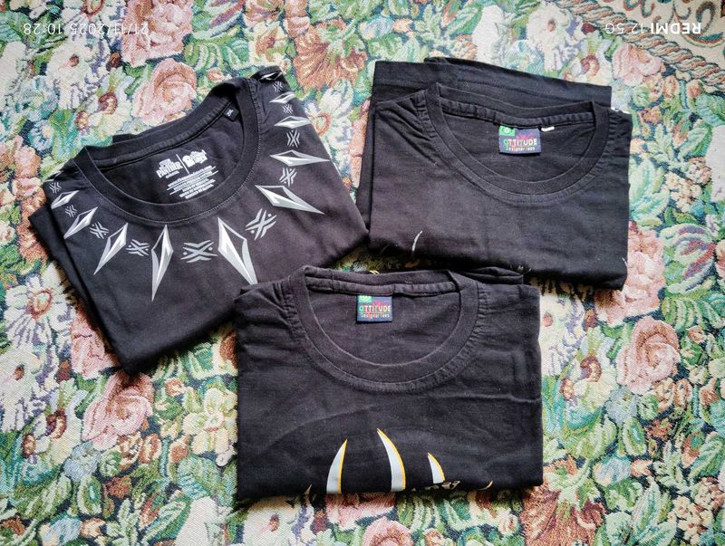 Bundle of 4 T-shirt!