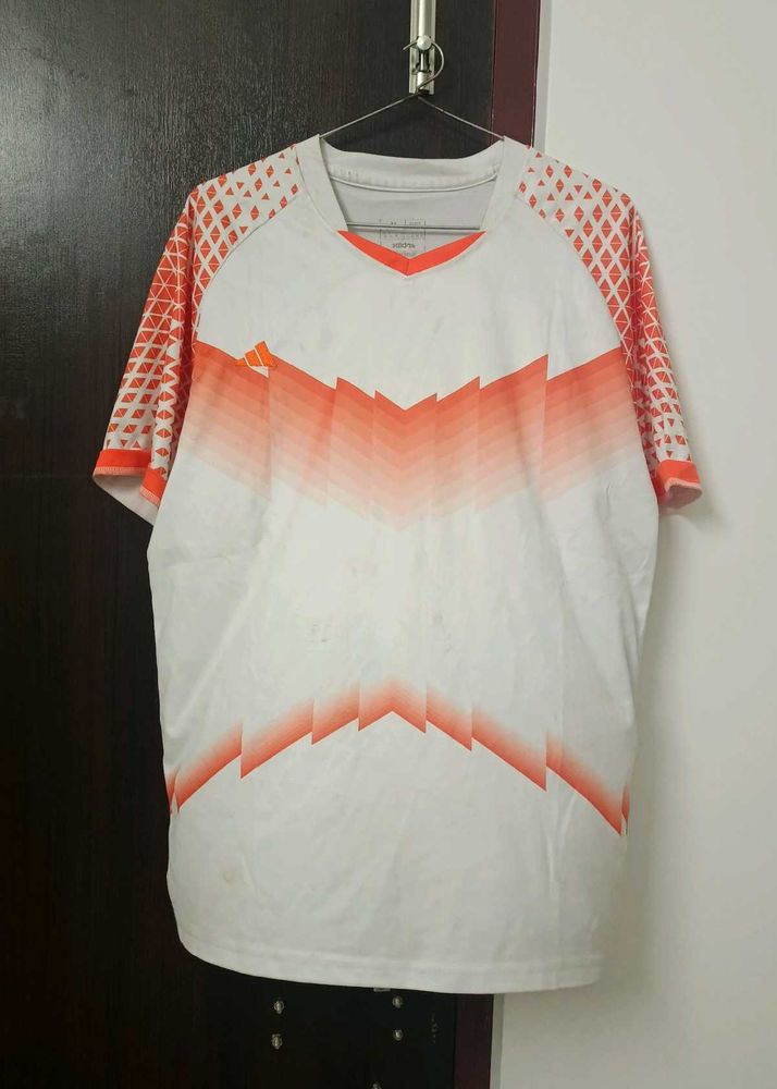 Adidas T-Shirt