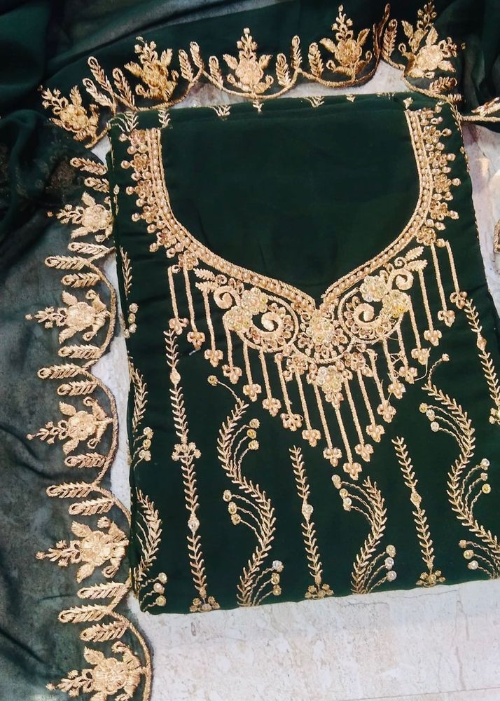 Elegant Green &amp; Gold Embroidered Salwar Kameez