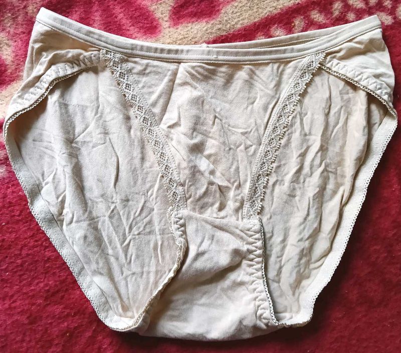 Cream Colour Lace Trim Panties🤎🤎